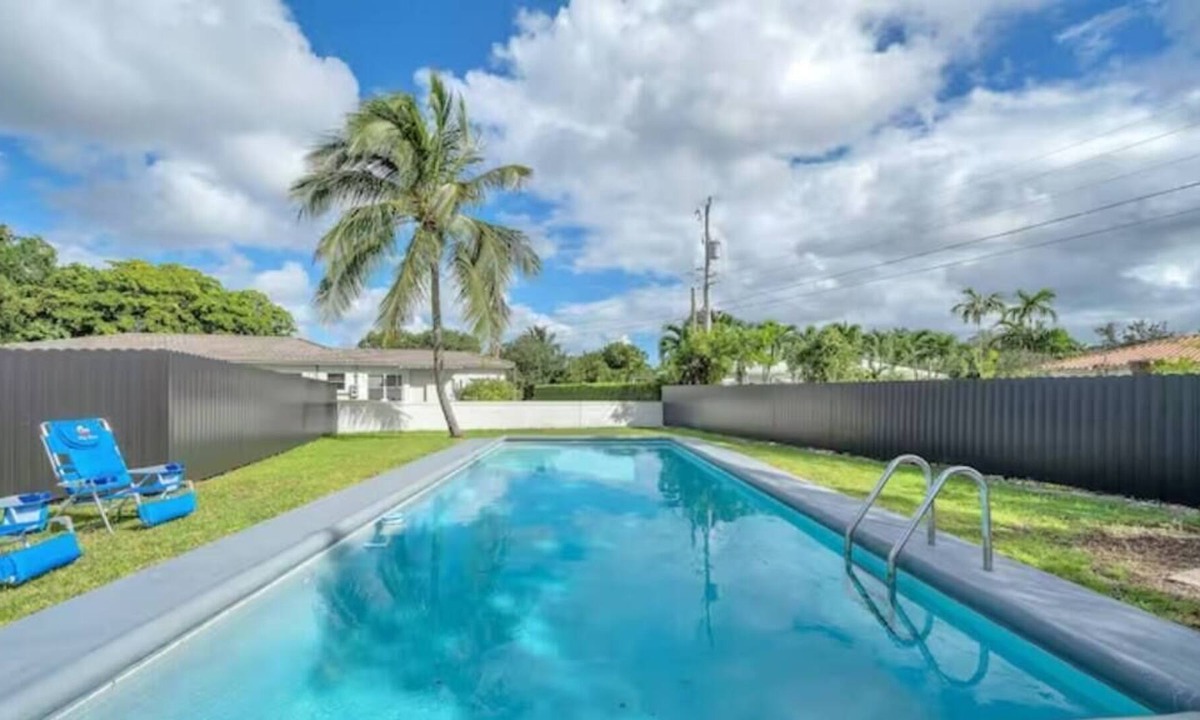 Biscayne Park House | Biscayne Park - Renovated & Charming Duplex w/Pool