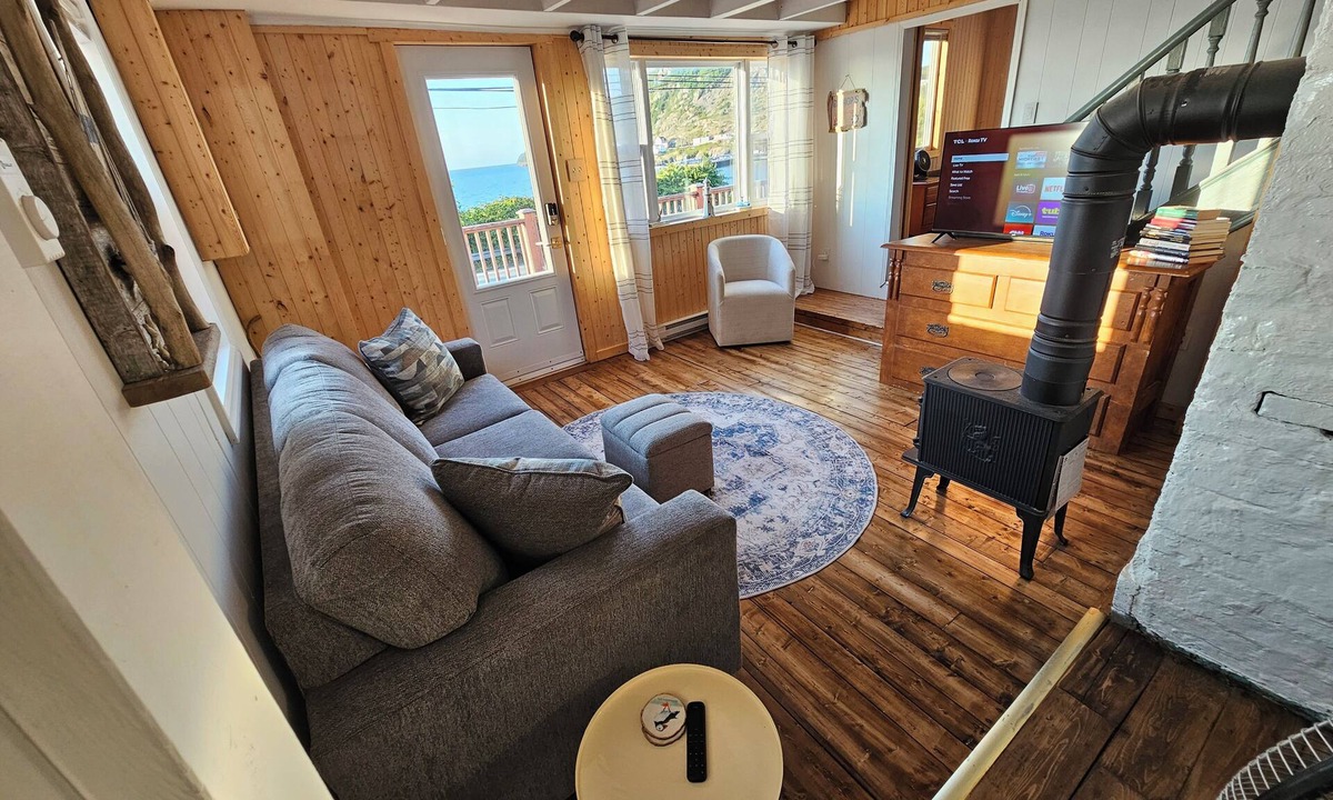 West End House | Bishop's Landing