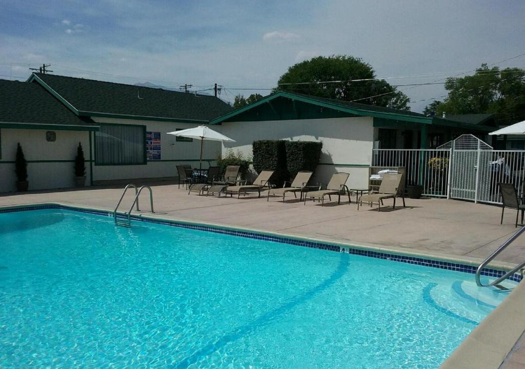 Bishop Hotel | Bishop Village Motel