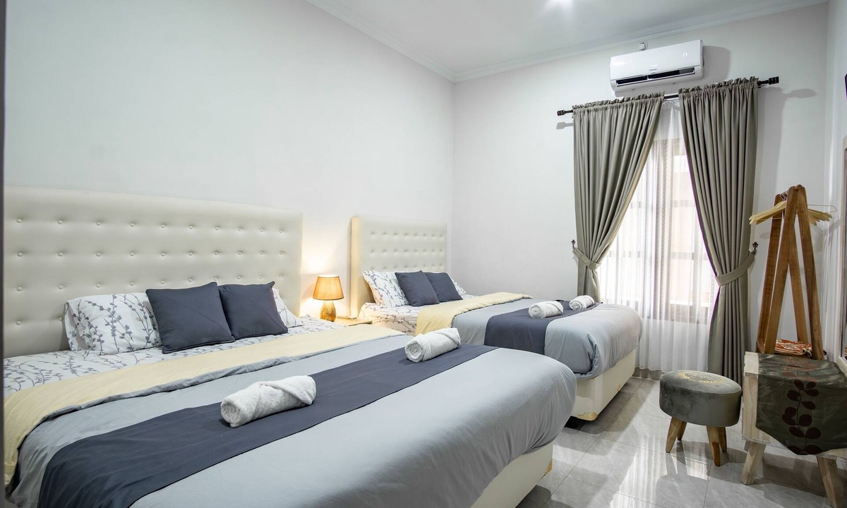 Pogung Lor Villa | Bisma Balcony Homestay