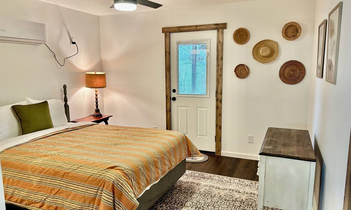 Searcy Apartment | Bison Hall 5, No cleaning fee, Near Harding