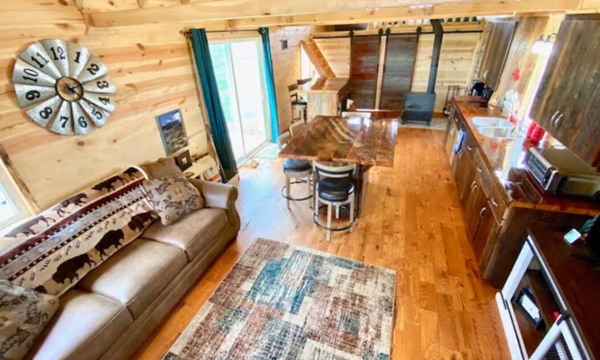 Poweshiek County Cabin | BISON Ranch~Cabin~Heat~A/C~Huge Views~ Bison within walking distance