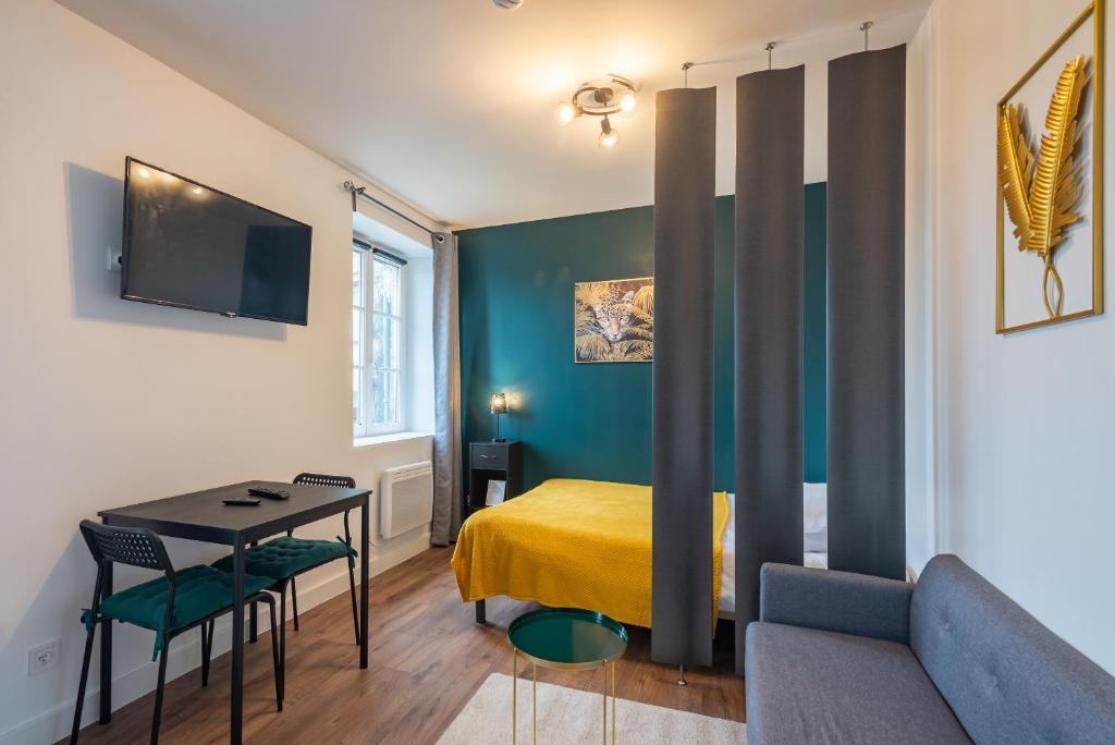 Nazelles-Negron Apartment | Bistrot 8