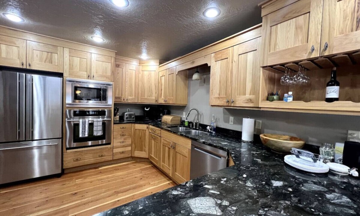 Florence House | * * * * *Bitterroot Riverfront Retreat* * * * *