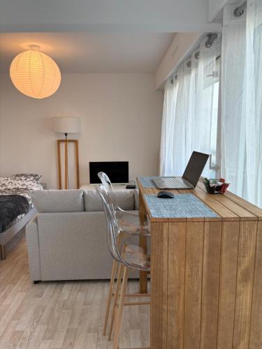 Vernon Apartment | BIZY Appartement
