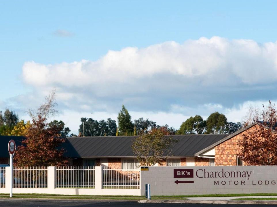 Solway Hotel | BK's Chardonnay Motor Lodge