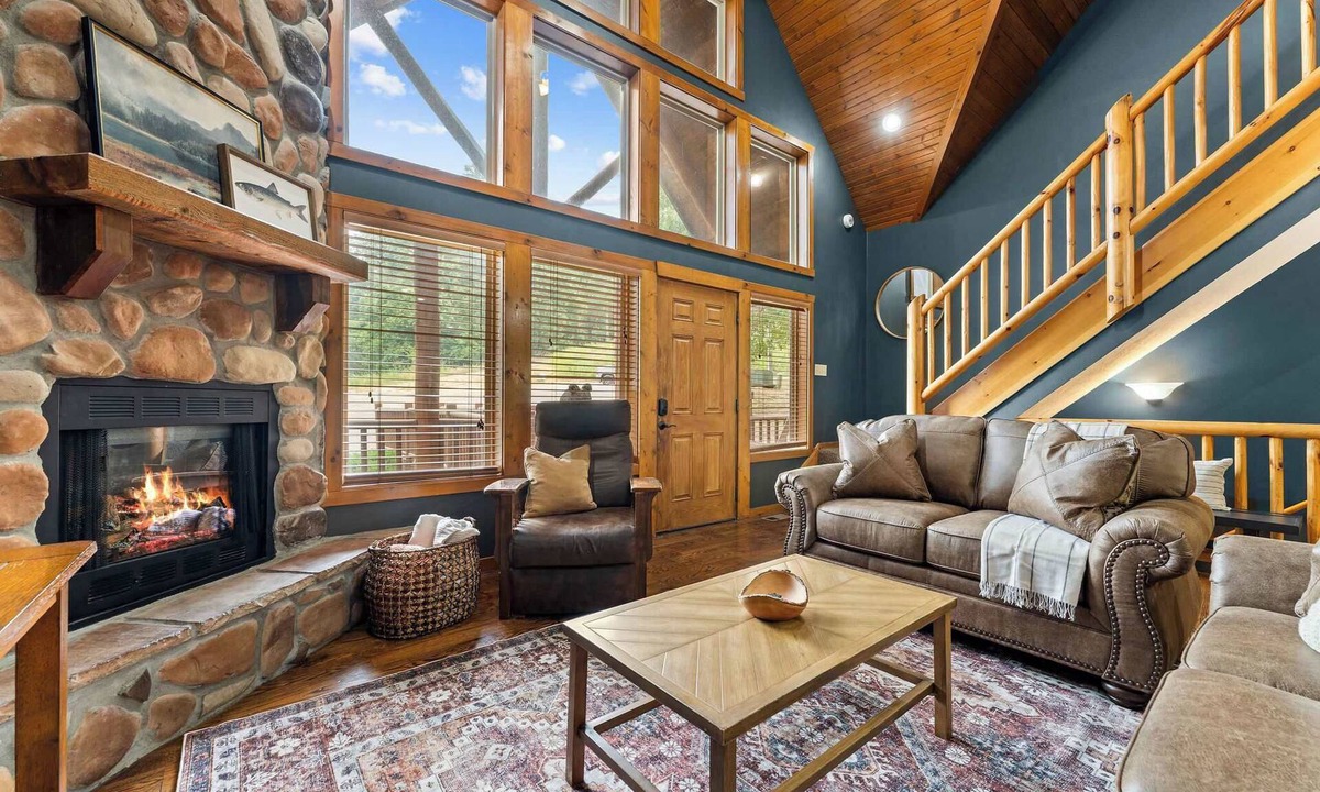 Indian Point Cabin | Black Bear Lodge by Silver Dollar City! Hot Tub!