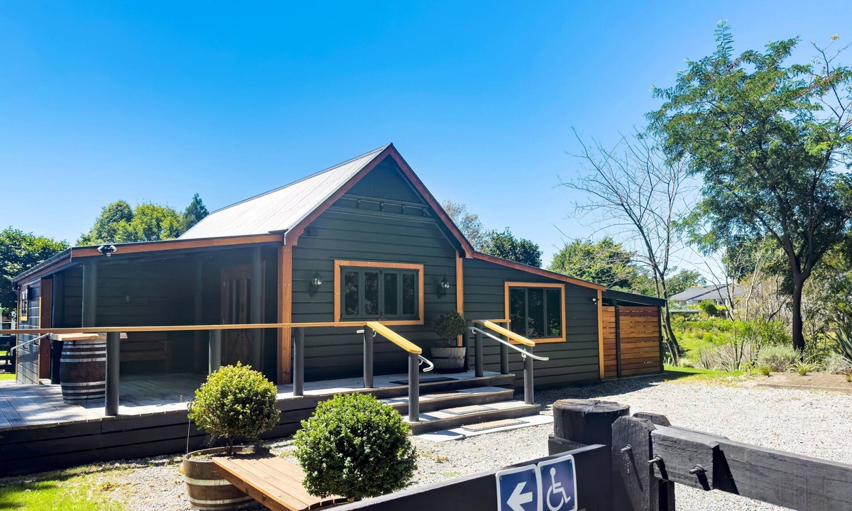 Havelock North House | Black Cottage Boutique Accommodation