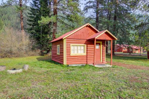 De Borgia Apartment | Black Diamond Guest Ranch Studio Hike and Fish