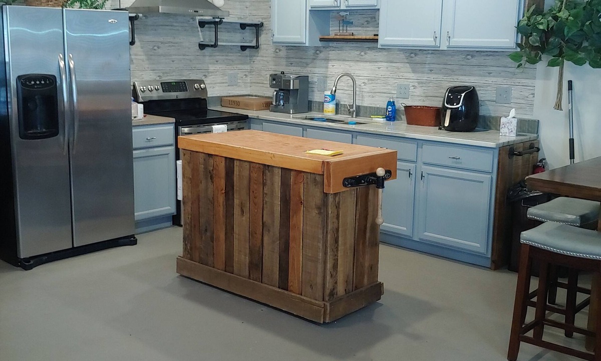 Sylvan Beach Apartment | Black Iron beach house