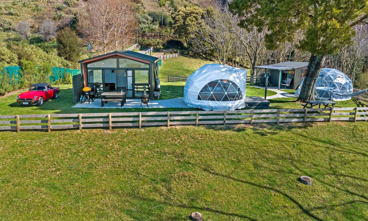 Patutahi Cabin | Black Label Retreats