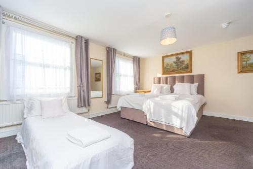 St. Mark's House | Black Lion