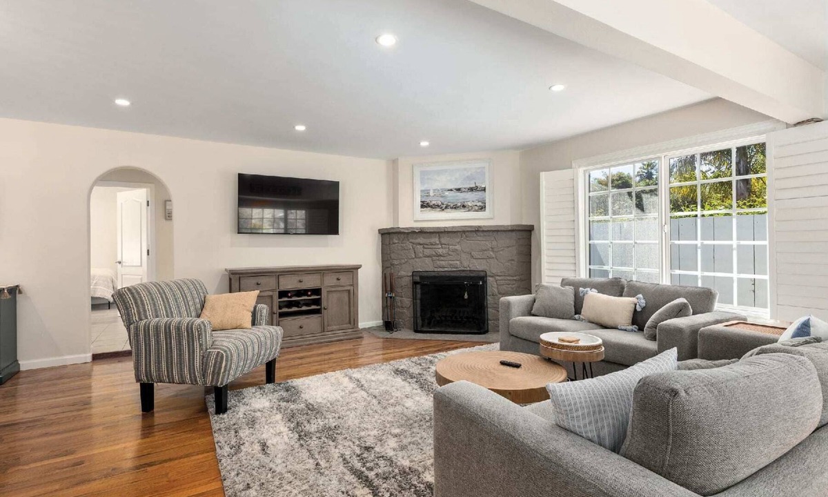 Eastside Santa Cruz House | Black's Beach Bungalow