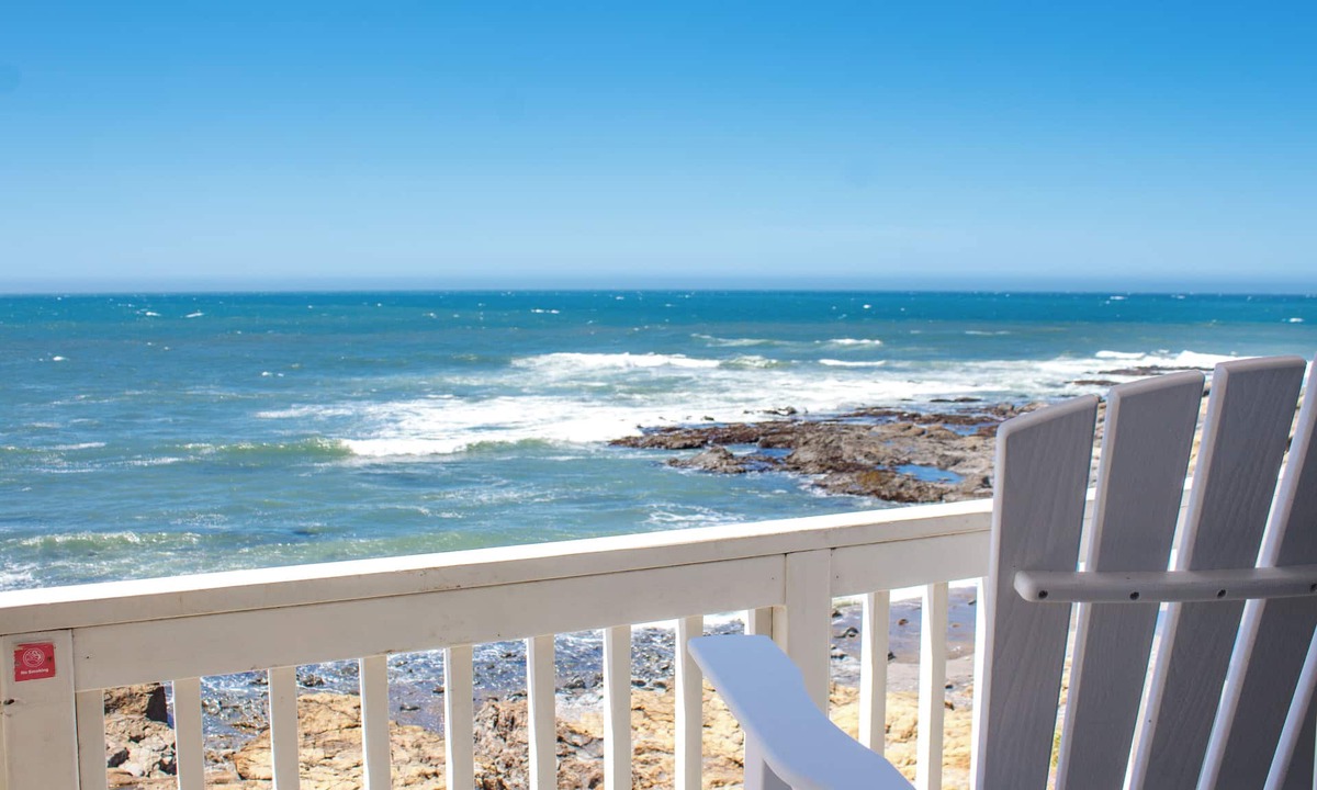 Shelter Cove Hotel | Black Sands Inn