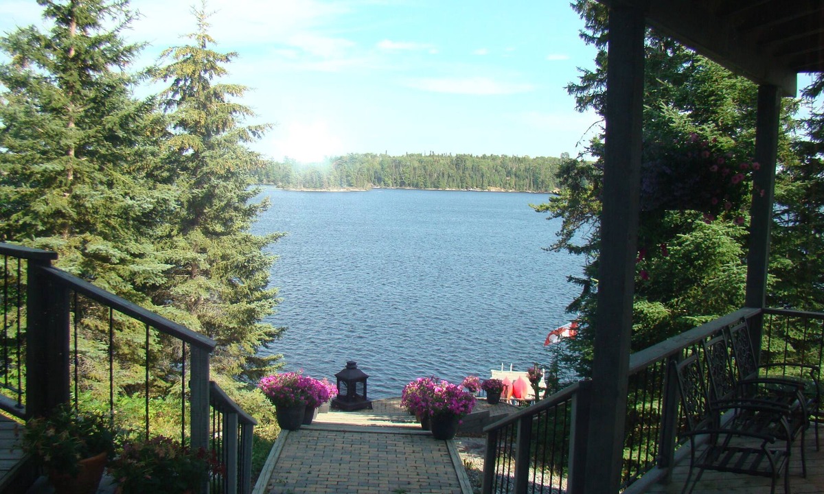 Kenora Cottage | Black Sturgeon Lake Executive Cottage