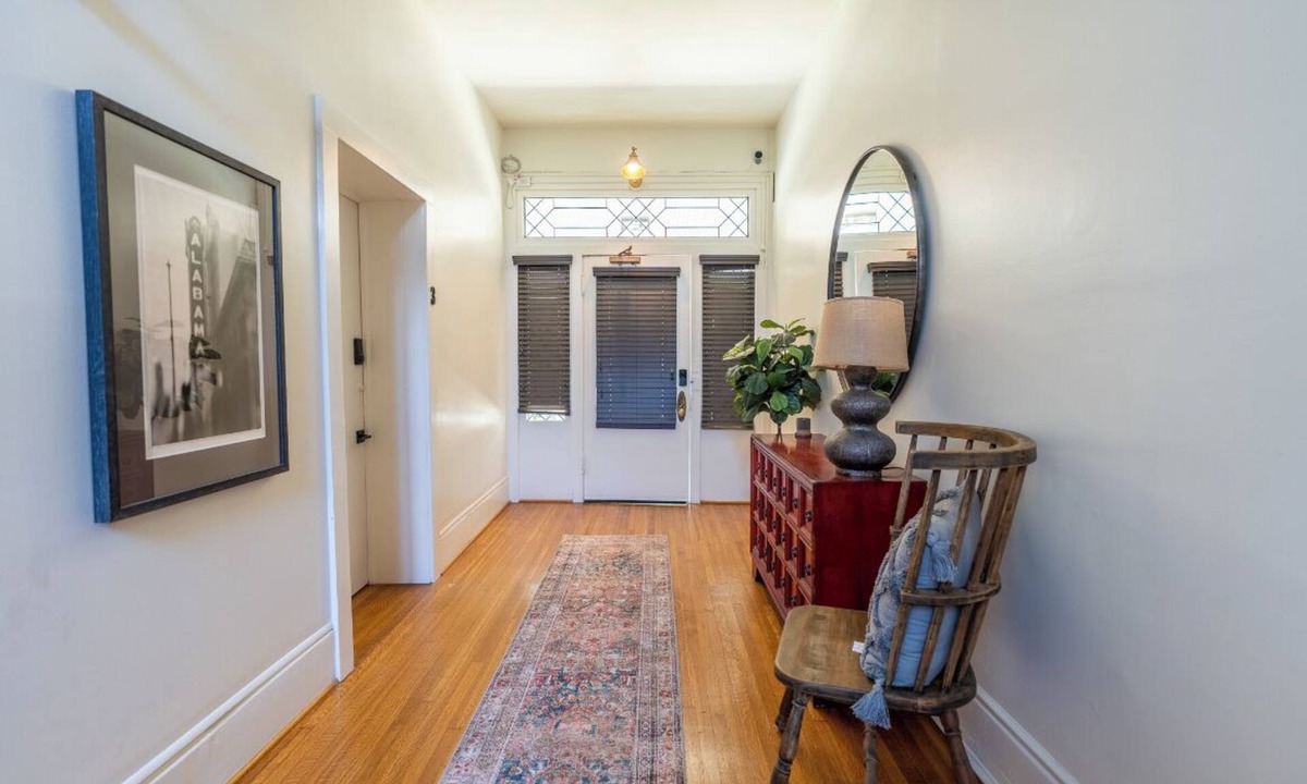 Birmingham Apartment | Black Velvet Suite in Highland Park, King Bed, Walkable to Rojo and More!