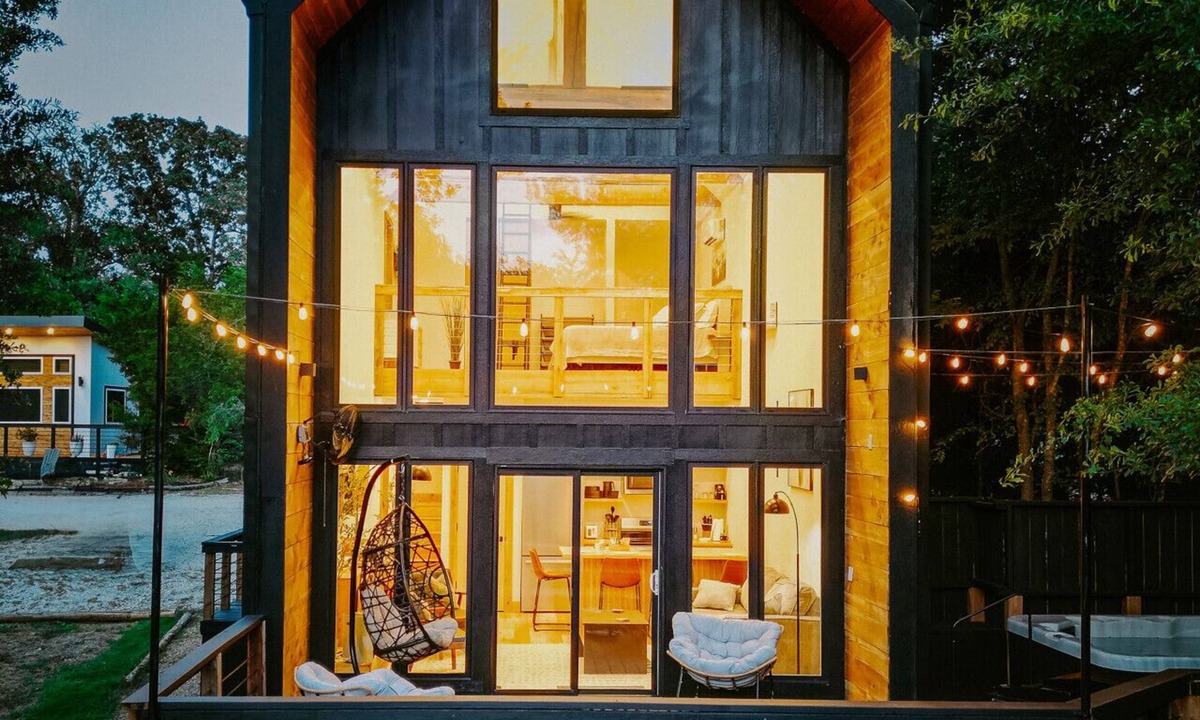 Athens House | Black Walnut on water w/hot tub