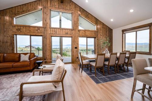 Sweetwater House | Blackbeary Cabin Bear Lake Views Hot Tub Occ 21