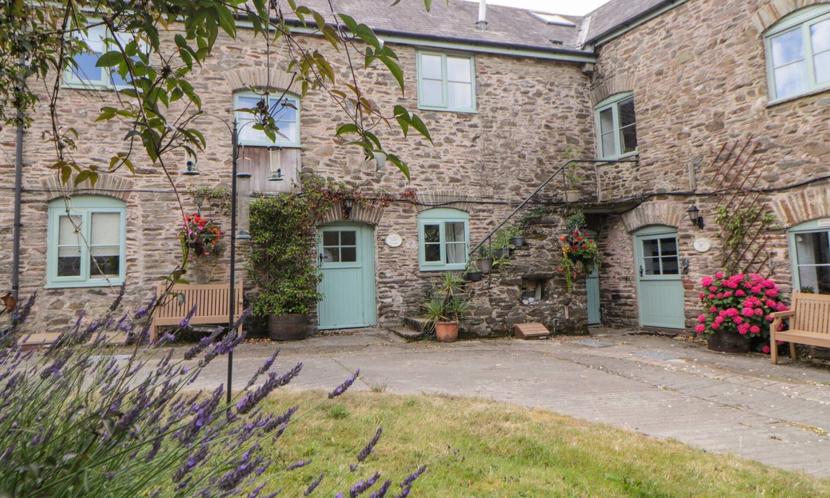 Chillington Cottage | Blackberry Cottage