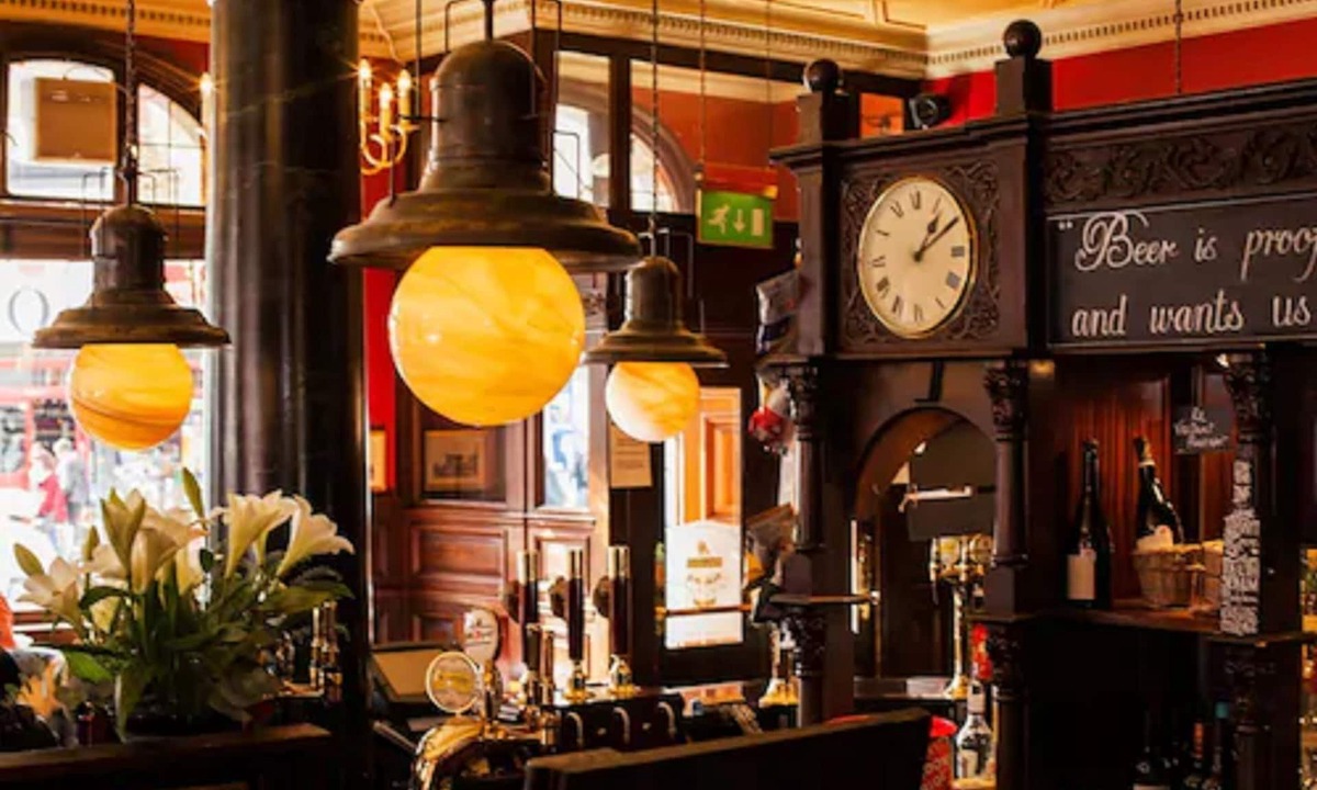 Earl's Court Hotel | Blackbird