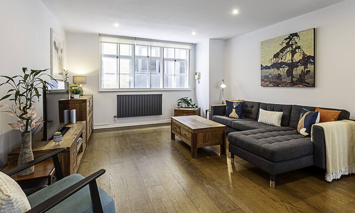 Queenhithe Apartment | Blackfriars Printhouse Retreat