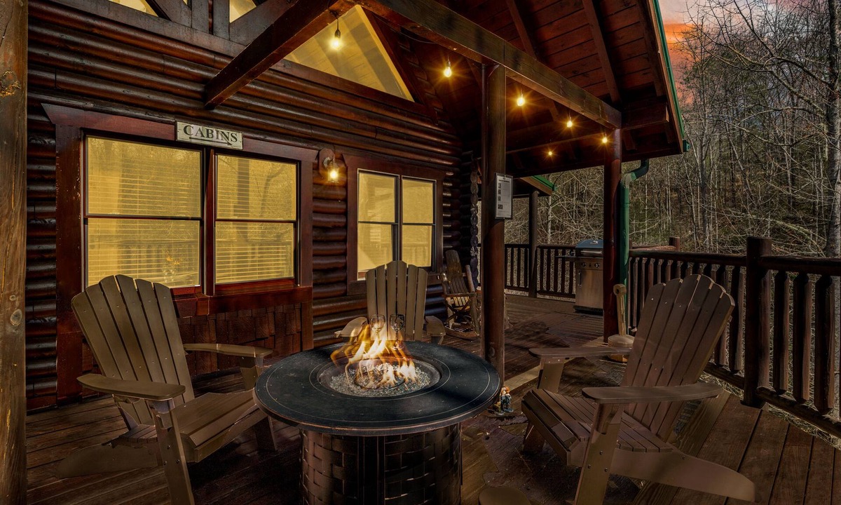 Gatlinburg Cabin | Blackjack: Theater, Gameroom, Hot Tub, Firepit