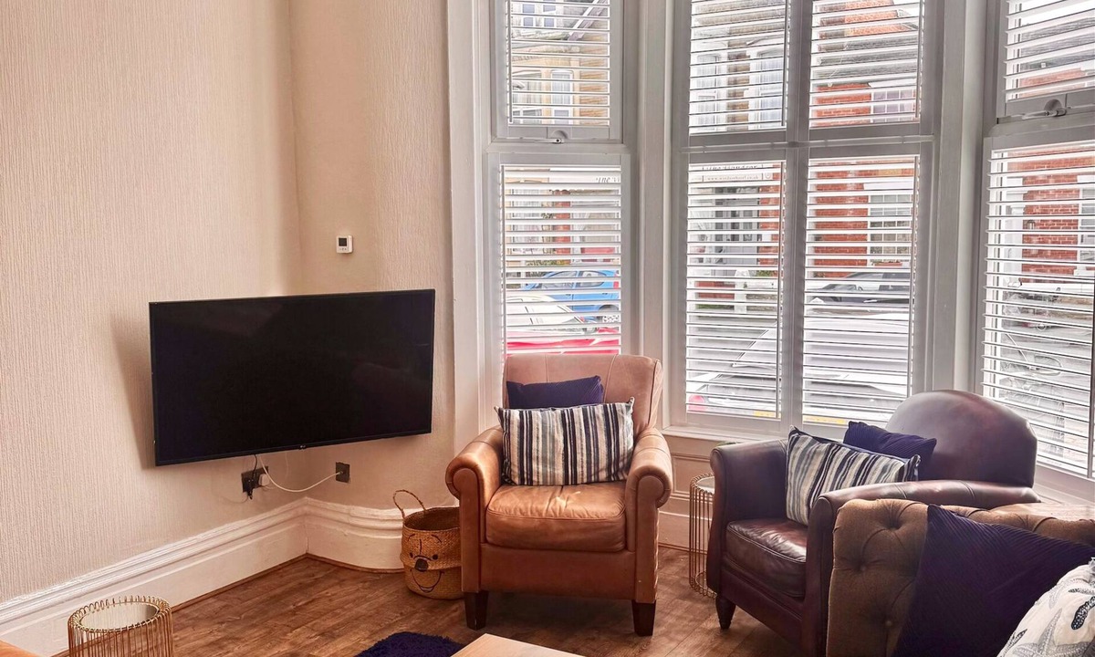 South Shore House | Blackpool Abode - The Cinema House