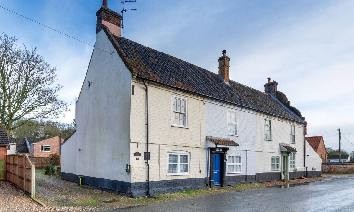 Buxton House | Blacksmiths Cottage - Buxton, Norfolk