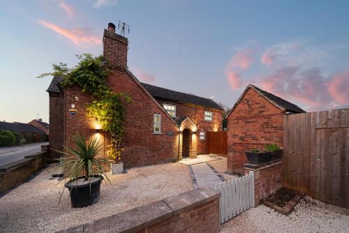 Burton on Trent House | Blacksmiths Cottage by Birch Stays