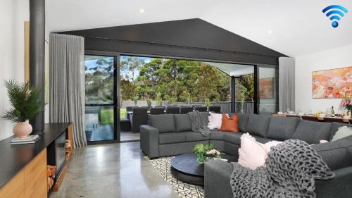 Willow Vale House | Blackwood Manor