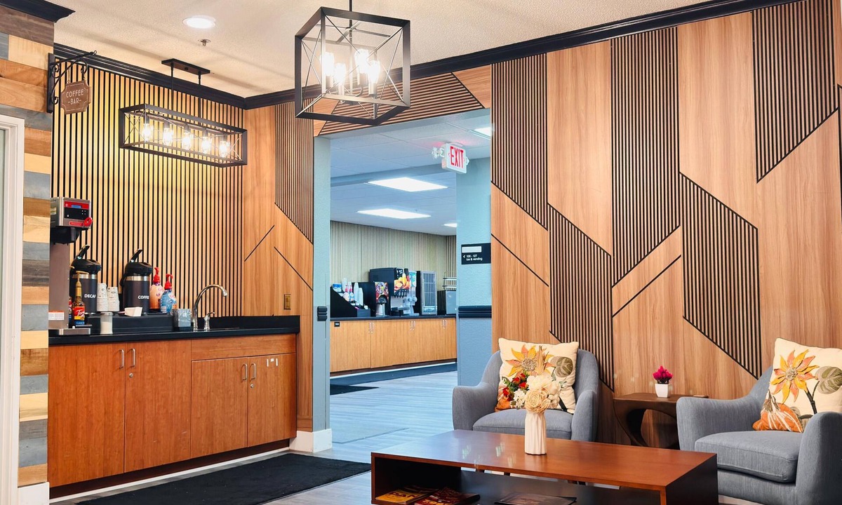 Blaine Hotel | Blaine Town Inn & Suites