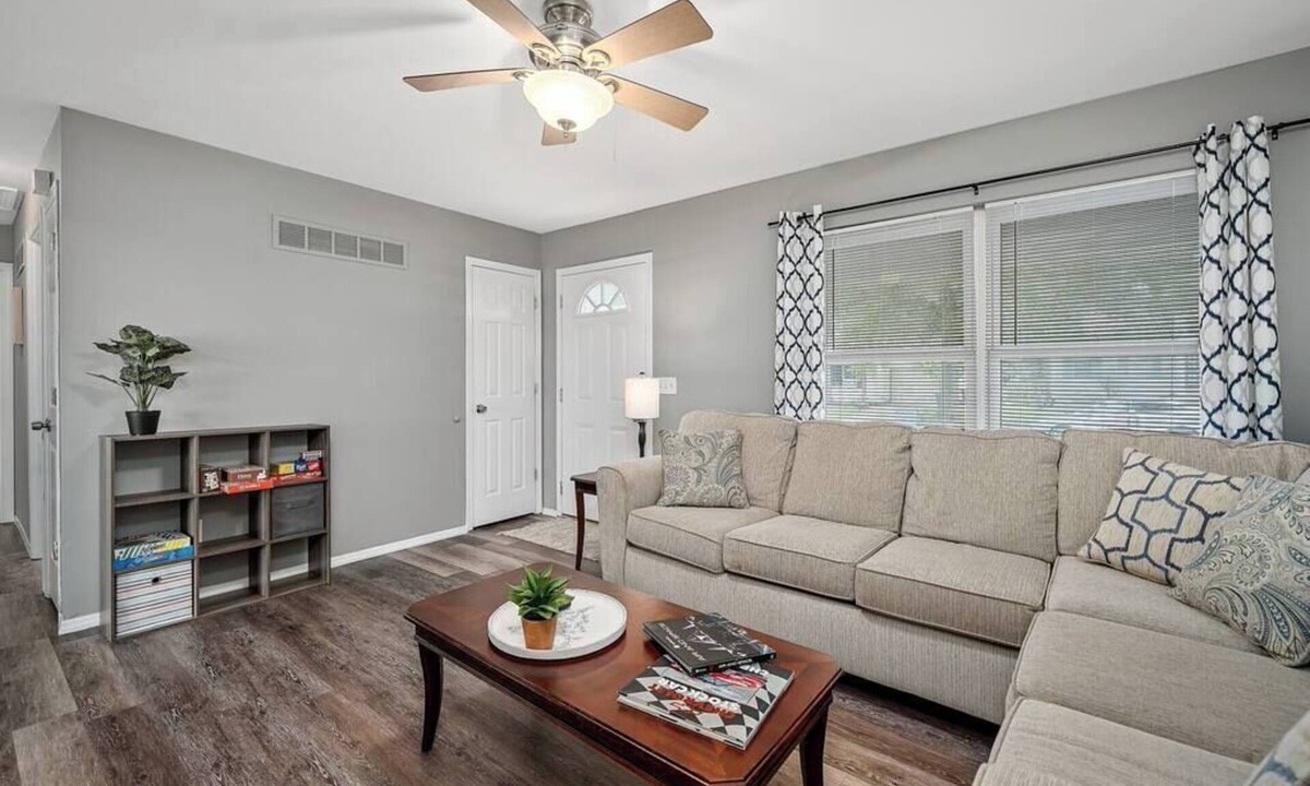 O'Fallon House | Blair's House in O'Fallon 3 Bed 1.5 Bath Game Room