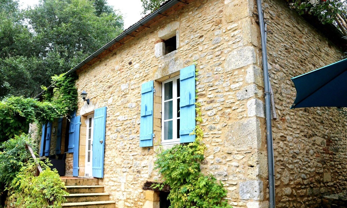 Blanquefort-sur-Briolance House | Blanquefort Woodland Hill Retreat