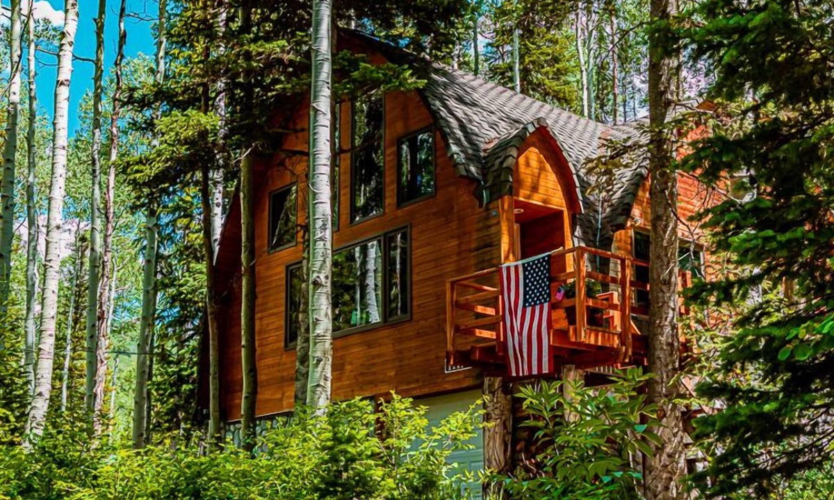 Salt Lake Mountain Resorts Cabin | Blanche's Retreat by Cottonwood Lodging
