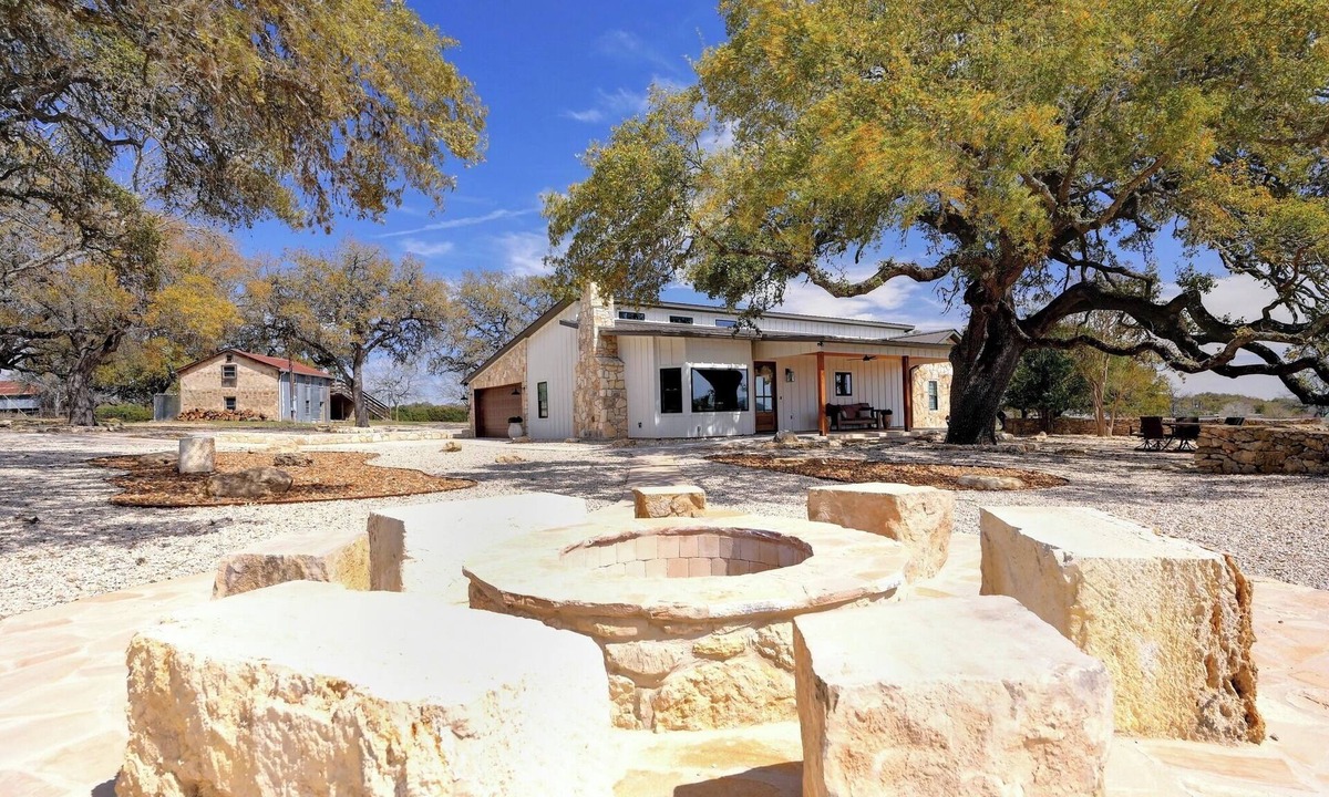 Blanco House | Blanco Hill Country Hideaway