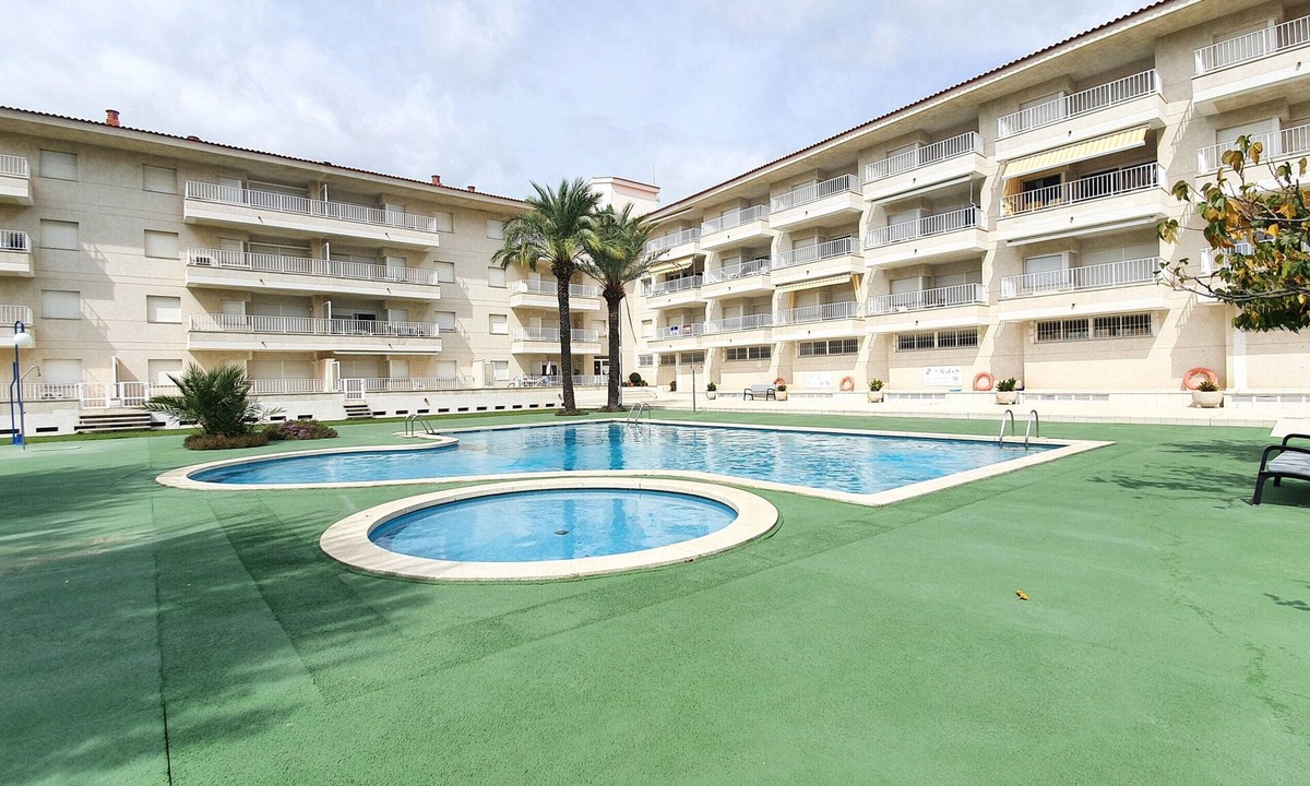 L'Estartit Apartment | Blaumar B38 Estartit apartment rental with pool and air conditioning