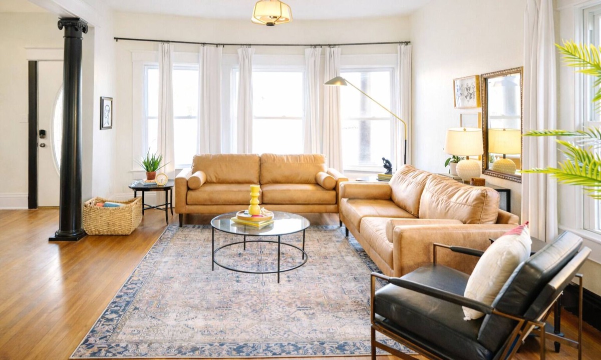Downtown Des Moines House | Blending Luxury with Historic Elegance Steps from Downtown