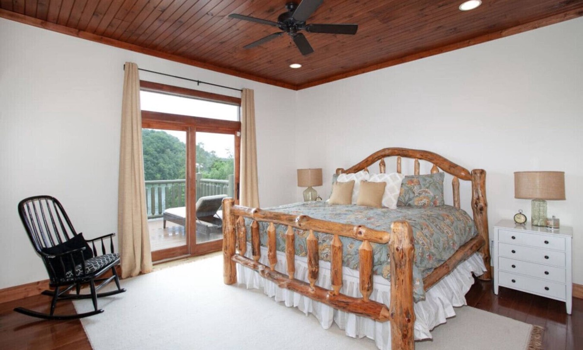 Dandridge Cabin | Blessed Getaway: Theater+LakeView+GAMES!