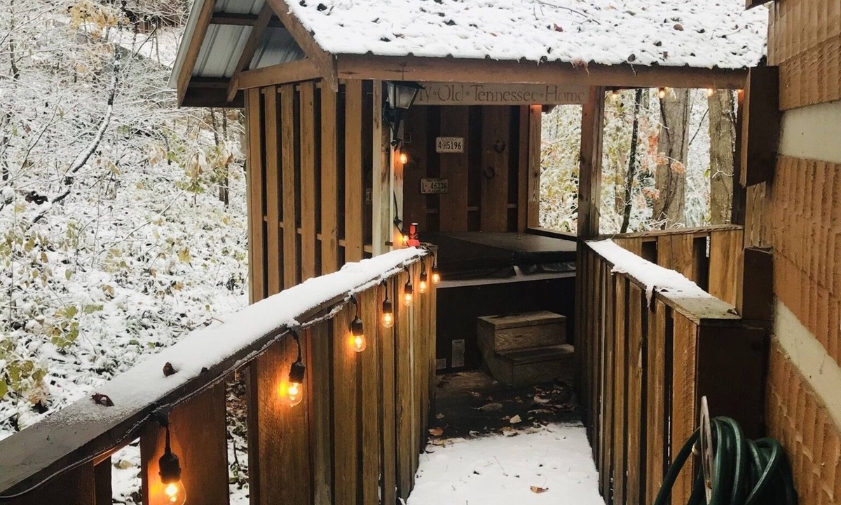 Townsend Cabin | Blessed Nest 1 Bedroom Cabin by RedAwning