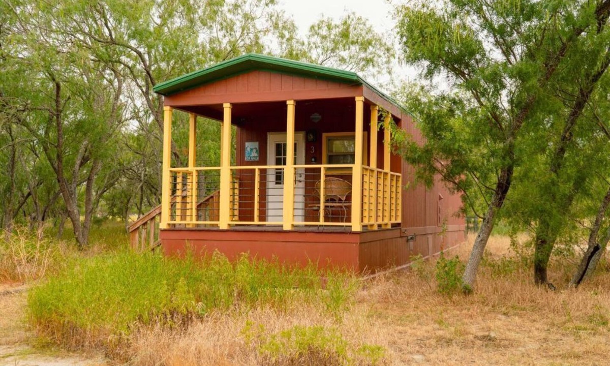 Elmendorf Cabin | Blessings Ranch - Red
