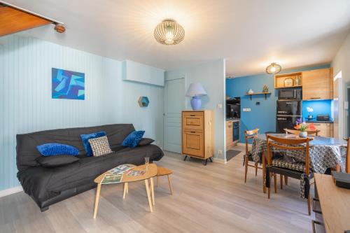 Jonzac Apartment | Bleu Bonheur