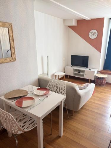 Vaucouleurs Apartment | Blez kò