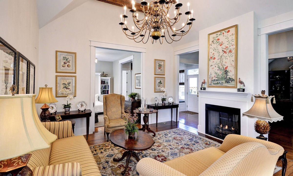 Stonehouse House | Blisland, Established 1749nHistoric Lodging