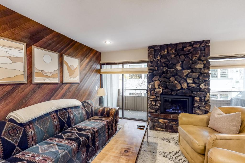 Warm Springs Apartment | Bliss at the Base