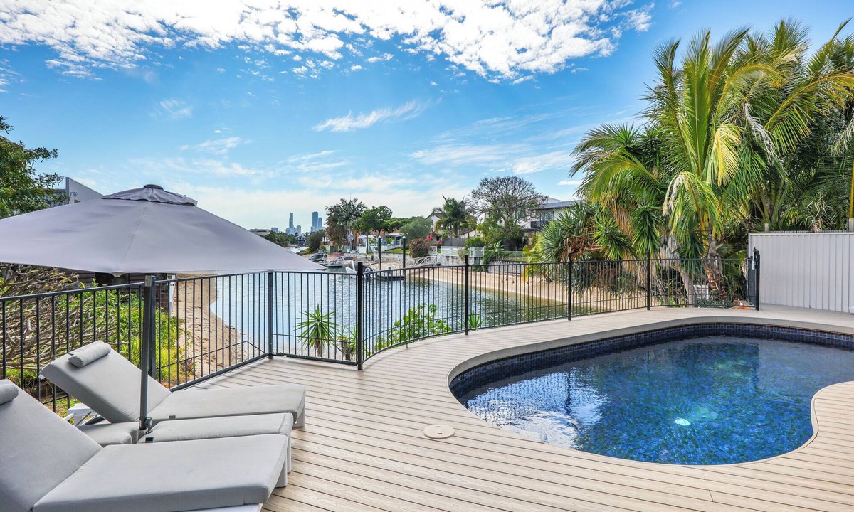 Broadbeach Waters House | Bliss On Blue Waters