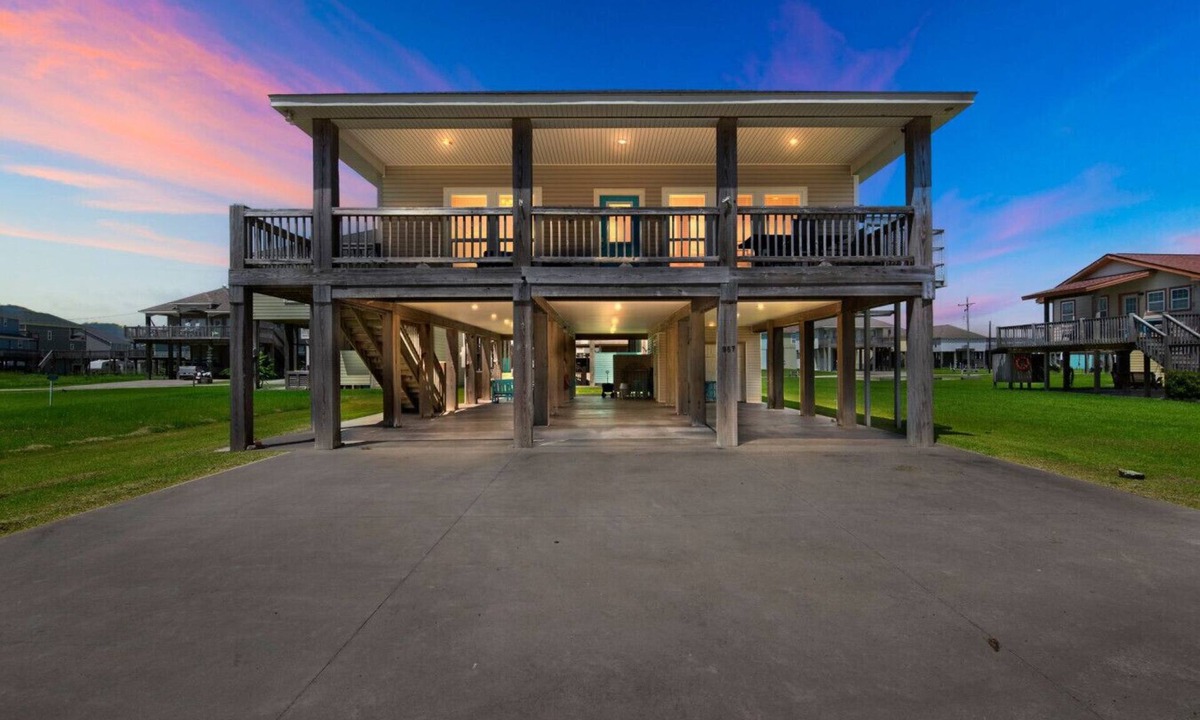 Port Bolivar House | Bliss on the Beach | Sleeps 10