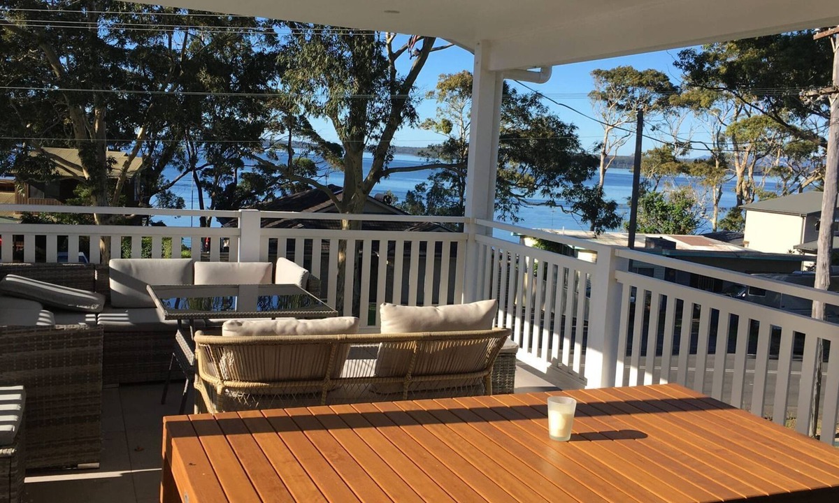 Sanctuary Point House | Bliss on the Basin - Water views