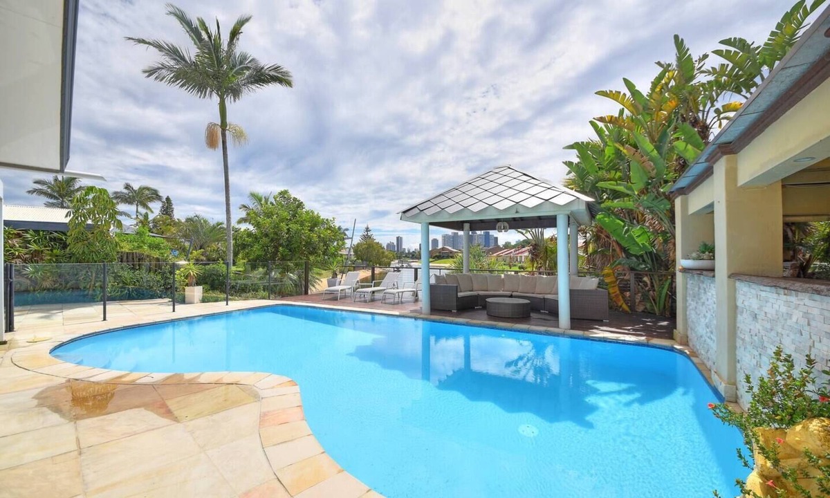 Mermaid Waters House | Bliss On The Water