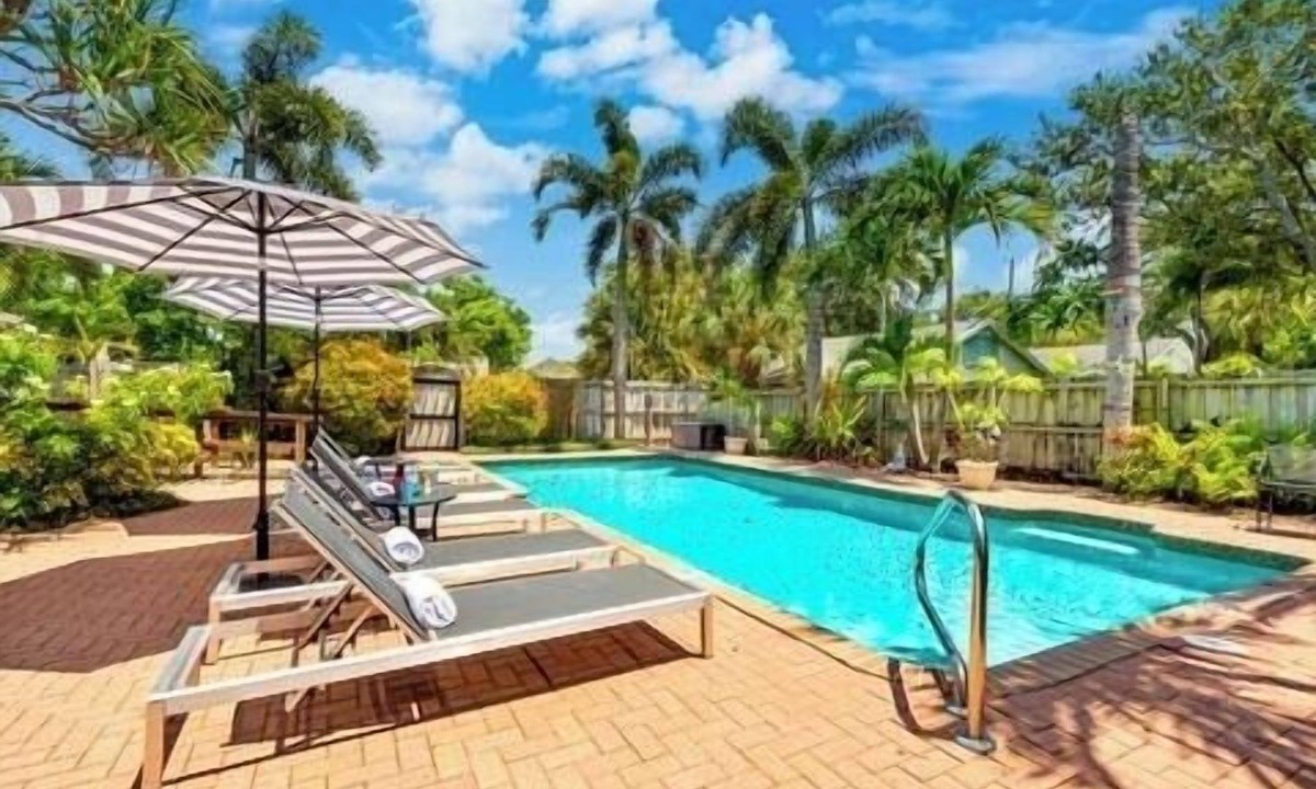 Mango Groves Villa | Bliss Pool Villa 3 | Beach | Steps to Downtown