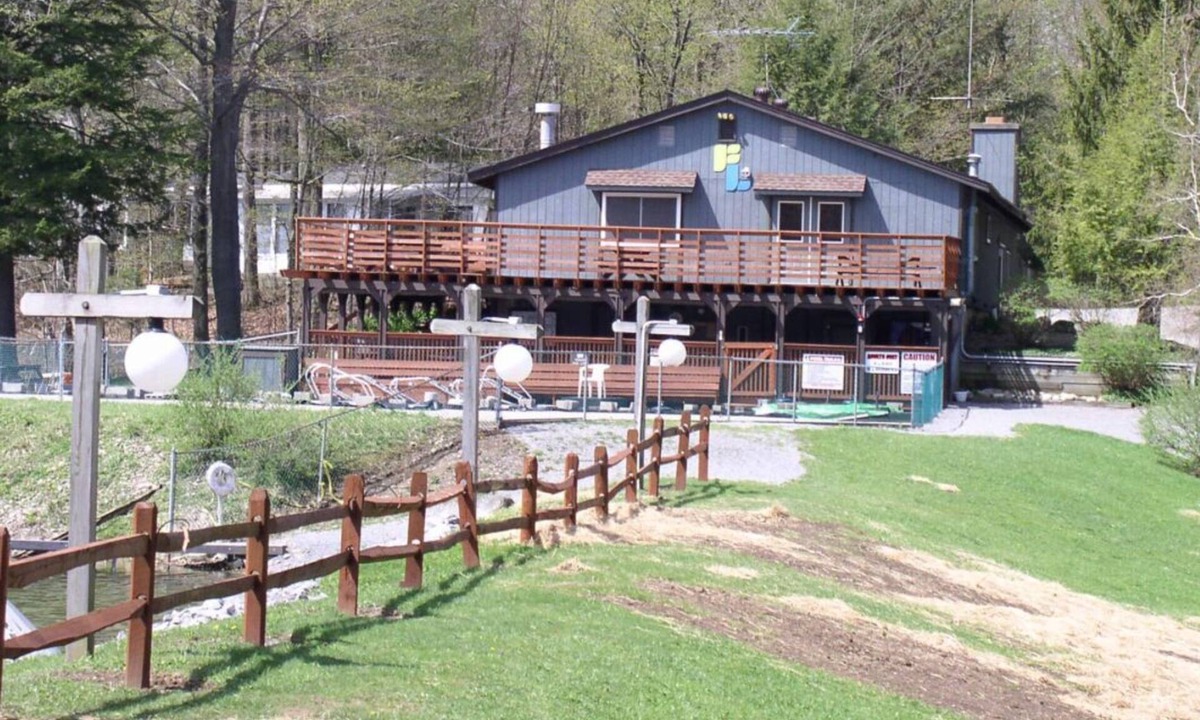 Bliss RV Rental | Blissful Lakefront stay!